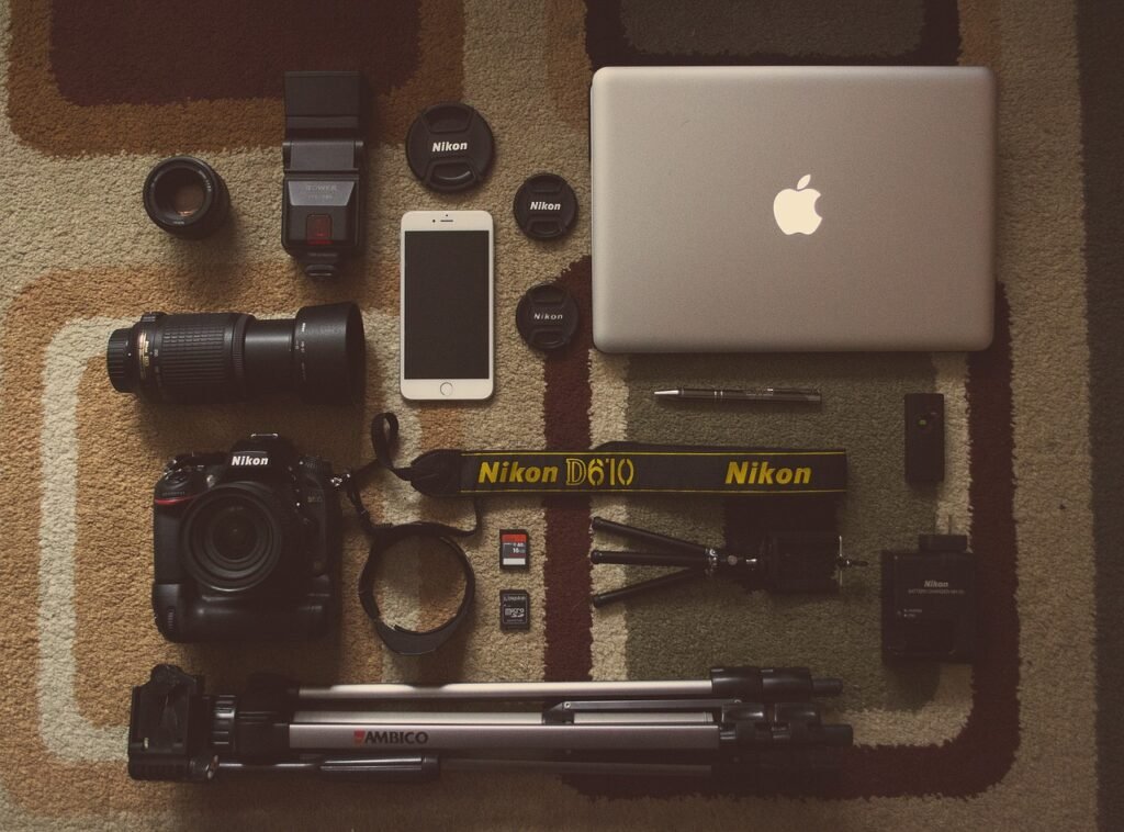 camera, gear, objects-2618321.jpg